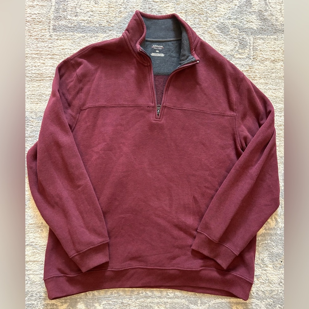 Men’s Xl half zip sweatshirt